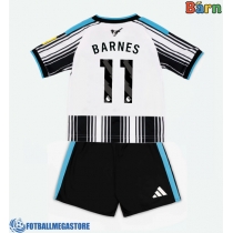 Fotballdrakt Barn Newcastle United Harvey Barnes #11 Hjemmedraktsett 2026-27 Kortermet (+ Korte bukser)